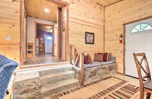 Hatton House | Welcoming Cabin with Porch, Steps from Cossatot River