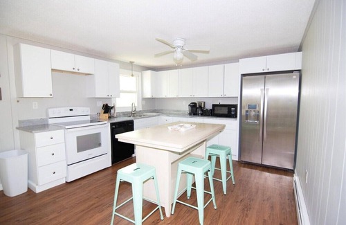 Eastward Look House | Cozy Eastward Look Beach Home with Ocean View Amenities