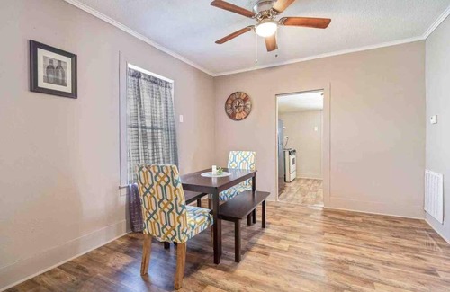 New Iberia Villa | Pet-Friendly Updated Cottage: Your Home Away From Home