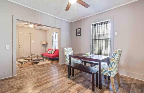 New Iberia Villa | Pet-Friendly Updated Cottage: Your Home Away From Home