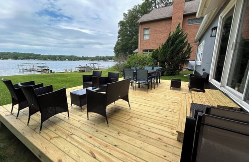 Three Rivers Cottage | Inviting Lakefront Cottage with Sandy Beach & Ocean Views