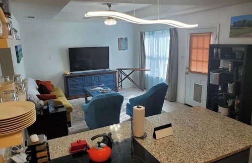 St. Marys House | Cozy 3/2 Retreat in Historic Downtown St Marys