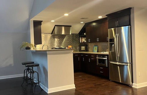 Grosse Pointe House | Charming Grosse Pointe Retreat Steps from City and Hill