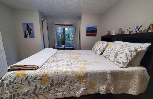 West Juneau House | Modern Duplex with Mountain Views & Family-Friendly Amenities