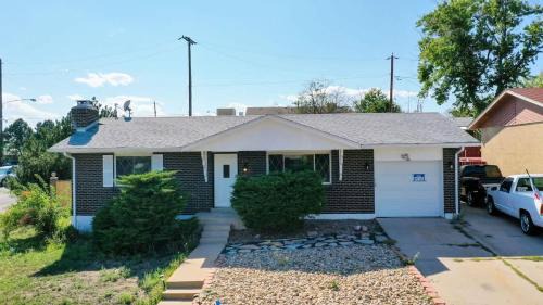 Dupont House | Updated Family Unit with Two King Beds