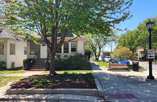 Forest Park House | Pet-Friendly Forest Park Bungalow with Ocean View & Breakfast