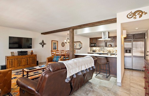 Northeast Santa Fe Hotel | Discover Fort Marcy Condo: Steps to Plaza & Great Amenities