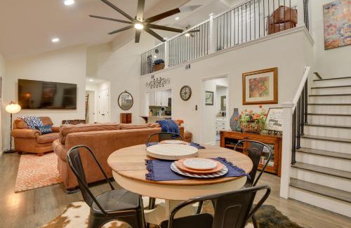 Granbury House | Welcoming Granbury Home in Historic District Awaits You!