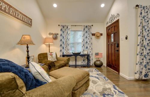 Granbury House | Welcoming Granbury Home in Historic District Awaits You!