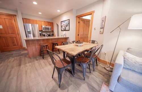 River Run Condo | Experience Fall Colors with 10/10 Guest Rated Comfort