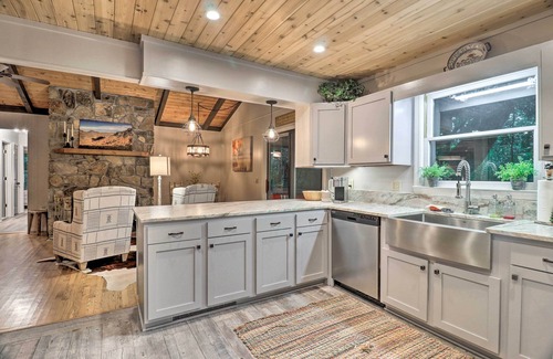 Highlands Cottage | Pet-Friendly Highlands Cottage with Deck & Fireplace - 9.8/10