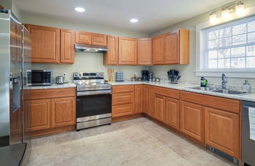 East Haven  Rutland County House | Cozy Retreat in Rutland: Near Slopes & Pet-Friendly Amenities