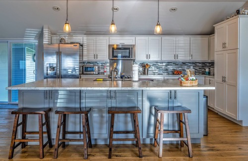 Westbrook Center House | Modern Beach Home: Steps to Ocean, Spa & Hot Tub Oasis