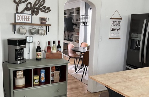 Kearney House | Modern Kitchen, Downtown Access & Pet-Friendly Retreat