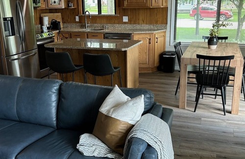 Gladwin House | Premier Lakefront House in Gladwin - Guest Rated 10/10