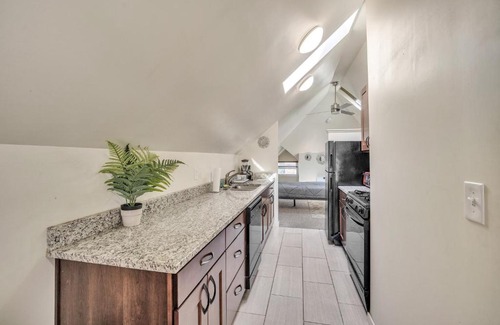 Mexicantown - Southwest Detroit Apartment | Modern Loft Near Downtown Detroit with Family-Friendly Amenities