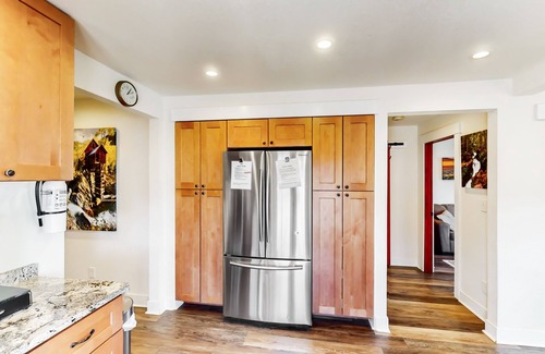 Salida House | Cozy Mountain Retreat with Yard, Horseshoes & Grill