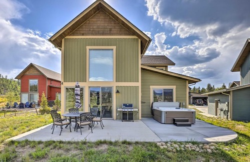 Fraser House | Modern Mountain Home Near Winter Park Resort with Hot Tub