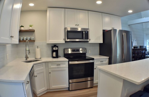 Penn Yan House | Experience Lakefront Bliss at Keuka Home with Private Beach