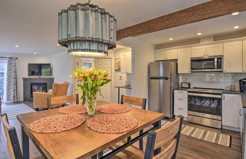 Retsil House | Charming Port Orchard Home Steps from the Waterfront
