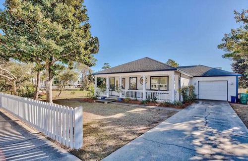 Clipper Cove House | Premier Hotel with Private Pool Steps from the Beach
