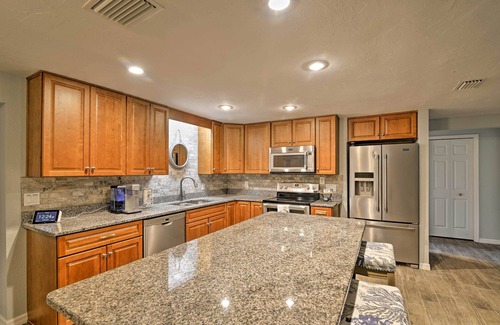 Yankeetown House | Pet-Friendly Yankeetown Retreat with Oceanfront Lanai