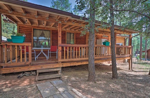 Strawberry House | Family-Friendly Strawberry Cabin with 2 Private Decks