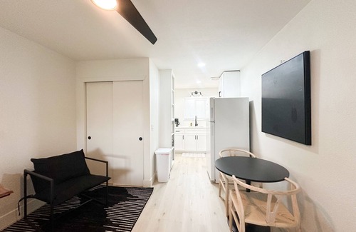 Salida Apartment | Modern Studio Near Kaiser with Spa and Breakfast Access
