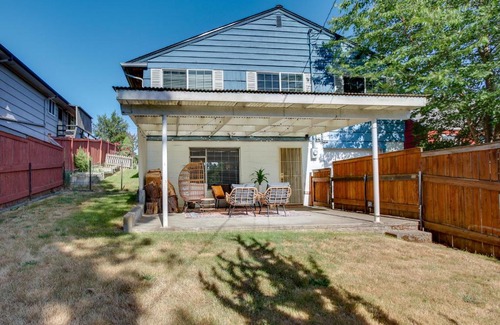 Central Tacoma House | Inviting Tacoma Home with Fire Pit - Rated 9/10 by Guests!