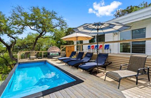 Lakehurst House | Cozy Texas Tiny Home on Lake Travis with Pool & Ocean Views