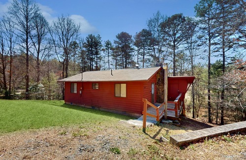 Murphy Cabin | Inviting Tree-Lined Cabin with Mountain View & Screened Deck