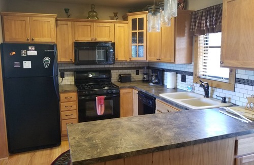 Estes Park Cabin | Inviting Vintage Cabin with Hot Tub and Spectacular Views