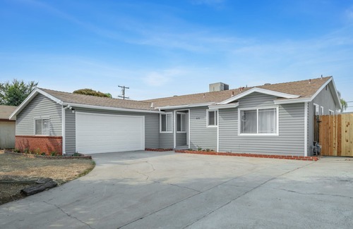 Clovis House | Ideal 3Bed/2Bath Retreat with Ocean View & Spa Access
