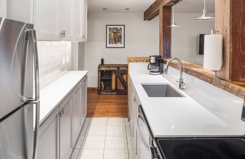 Moose Wilson Road Condo | Premier Mountain Modern Condo with Pool & Spa Amenities