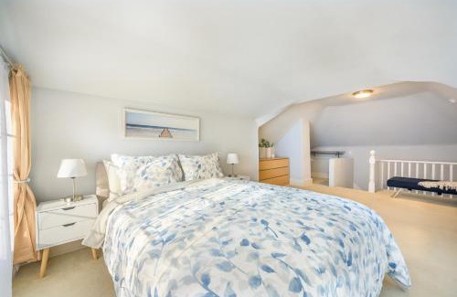 University District House | Family-Friendly 5BR Home with Free Gated Parking & Top Reviews