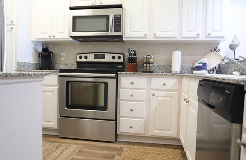 Orange Beach East Condo | Guest Rated 10/10: Breathtaking Views Steps to Flora-Bama!