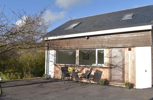 Littlehempston House | Discover Uphempston Farm House Annex: Family-Friendly Retreat
