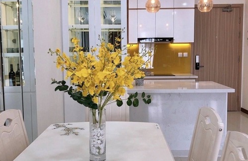 District 10 Apartment | Guest Rated 10/10: Uphoenix Home with City View & Pool
