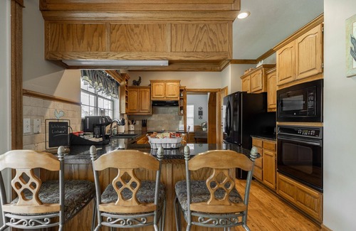 Claremore House | Discover Upland Hills Manor in a Serene Country Escape