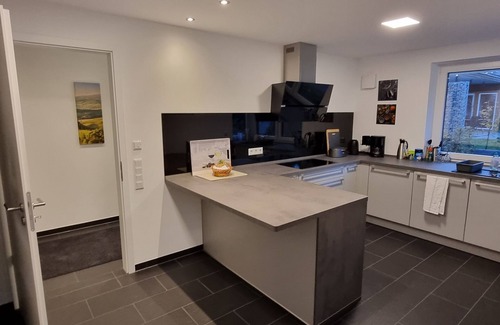 Ortsmitte Apartment | Family-Friendly Upland Lounge with Kitchen Amenities