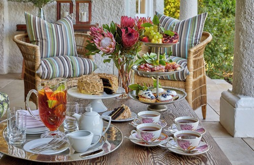 Makana House | Relaxing Uplands Homestead: Pool, Spa & Family-Friendly Stay