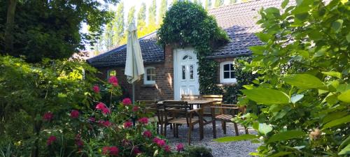 Upleward House | Comfortable Upleward Cottage: Pet & Child Friendly Retreat