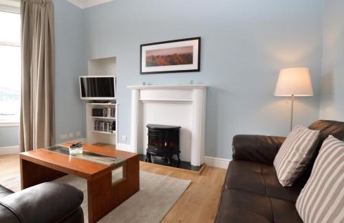 Tighnabruaich House | Stylish Upper Alta Apartment: Guest Rated 9.5, Pet Friendly