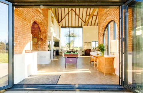 Woodbridge House | Discover Upper Barn: Family-Friendly Retreat Awaits You