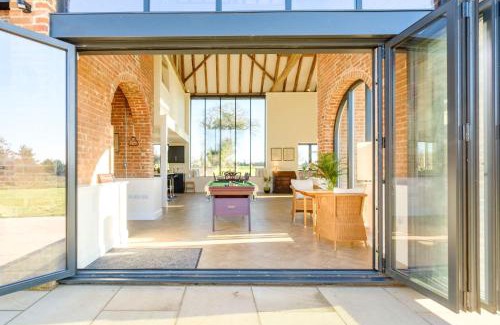 Woodbridge House | Discover Upper Barn: Family-Friendly Retreat Awaits You