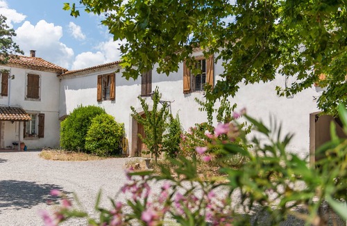 Ferrals-les-Corbieres House | Explore Upper Gite Violet: Pet-Friendly with Ocean Views