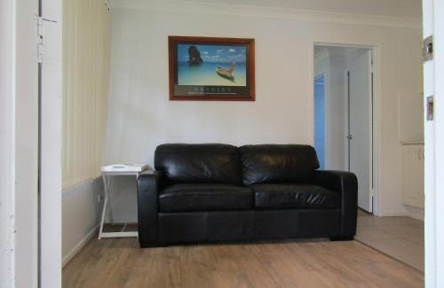 Muswellbrook Apartment | Discover Upper Hunter Annex: Family-Friendly Retreat