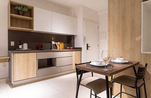 Vila Nova Conceicao Apartment | Upper Itaim: Ideal Retreat near Faria Lima with Pool & Spa