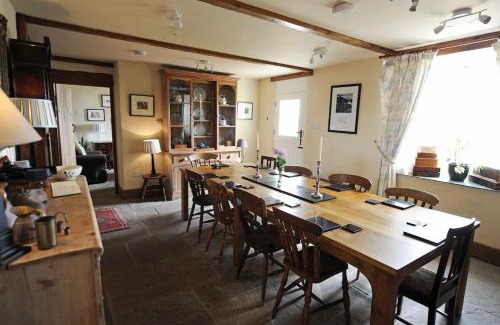 St Brides House | Upper Porthmawr Cottage: Family-Friendly Retreat at Whitesands