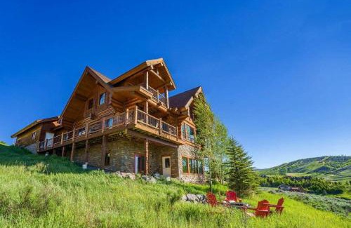 Granby House | Family-Friendly Getaway at Upper Ranch - 4-Star Experience